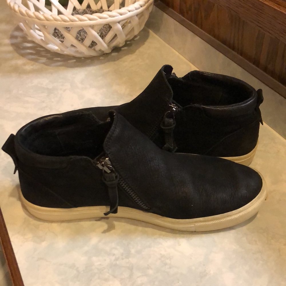 Gianni Bini Leather Shoes - Picture 5 of 10